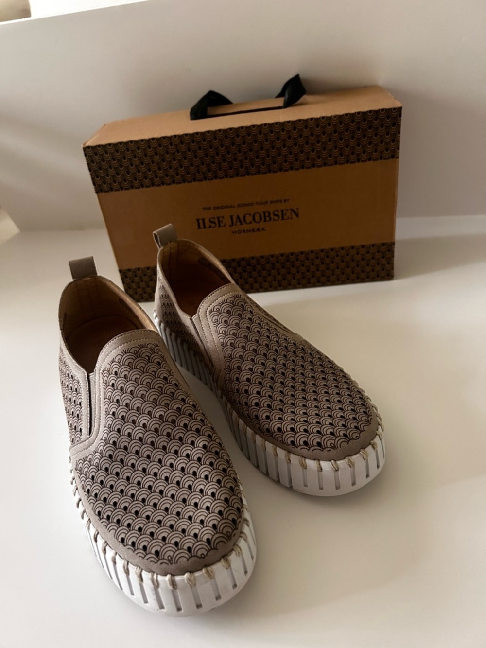 Ilse Jacobsen Beige Perforated Slip-On Loafers